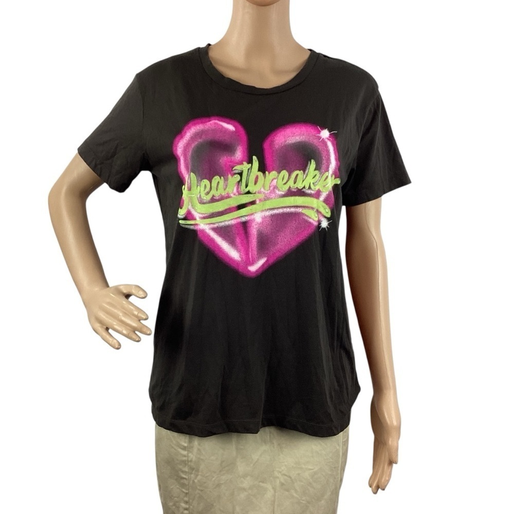 Chaser Heartbreaker Neon Pink Graphic T-Shirt Black Size Small